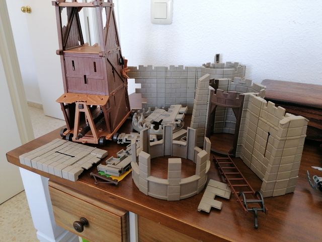 Piezas del castillo de Plymovil