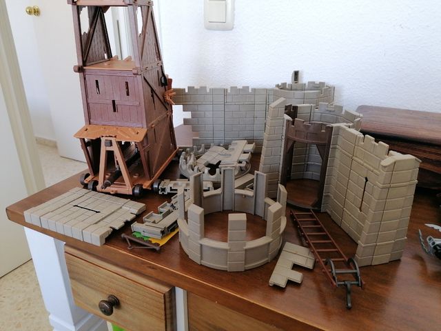 Piezas del castillo de Plymovil