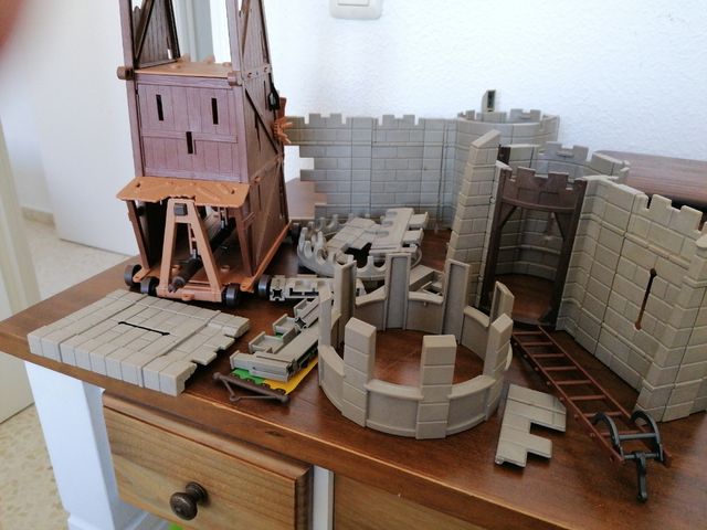 Piezas del castillo de Plymovil