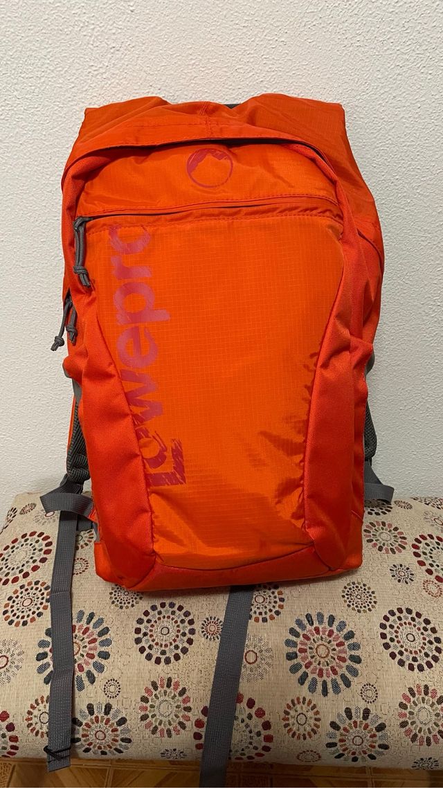 Mochila Lowepro Hatchback 16L AW