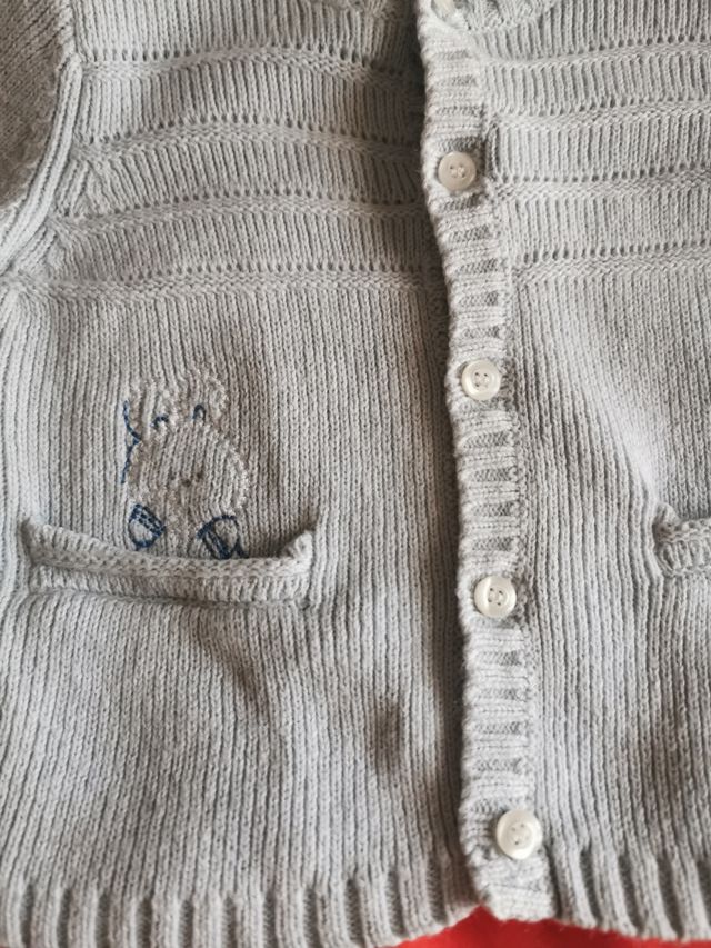 Cardigan azzurro con coniglietto. Prenatal