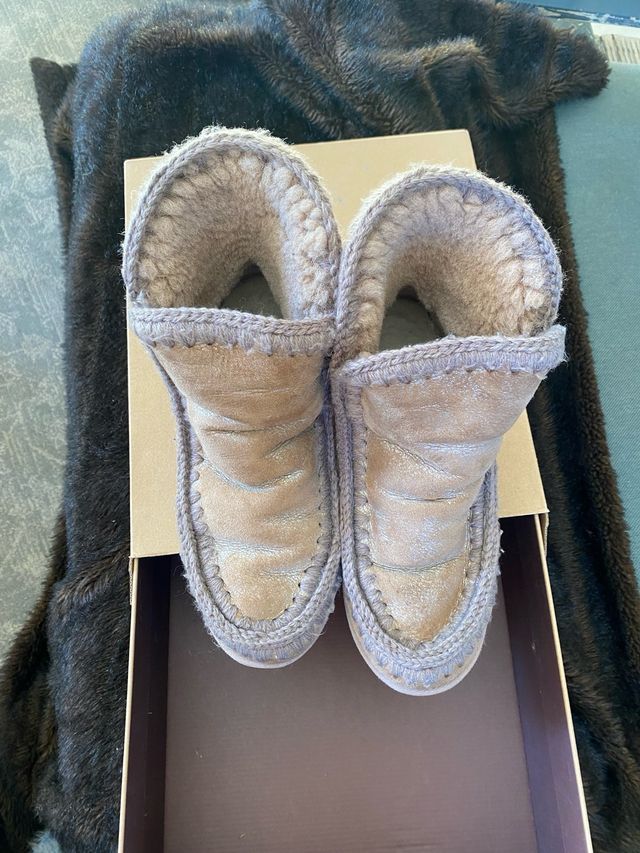 botas mou llevadas cuatro veces