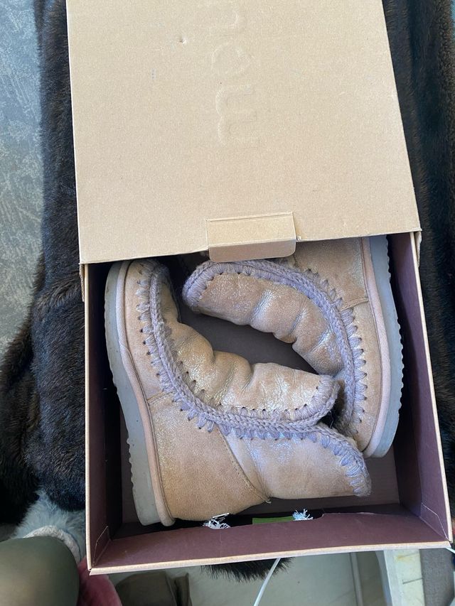 botas mou llevadas cuatro veces