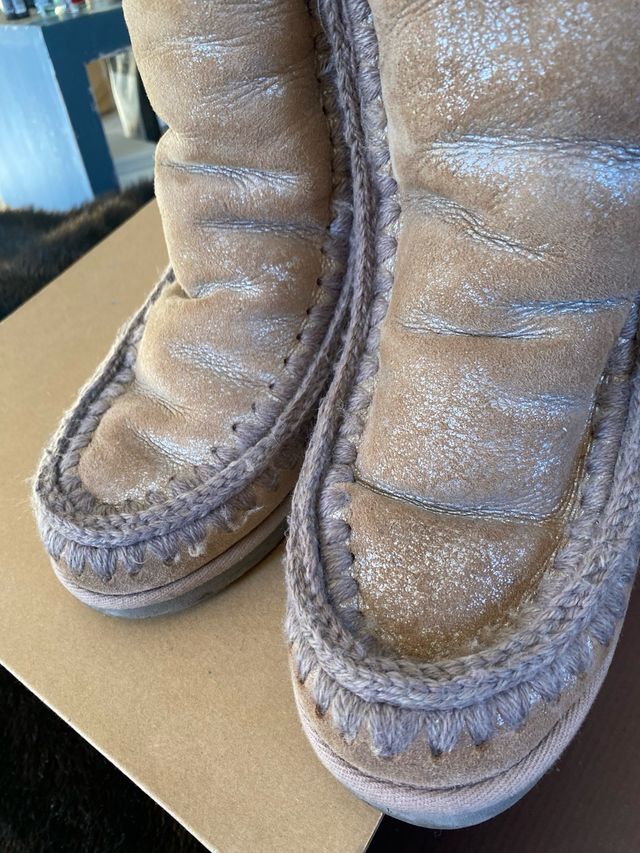 botas mou llevadas cuatro veces