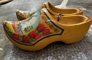 zuecos holandeses 41-42