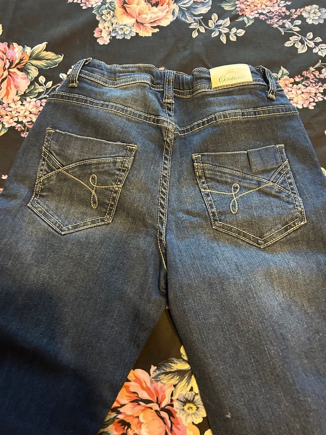 vaquero con plumas en los bajos de fun&fun