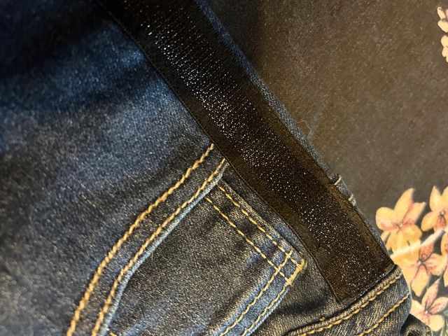 vaquero con plumas en los bajos de fun&fun