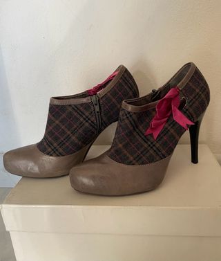 Stivaletti donna n 36 Poetic Licence
