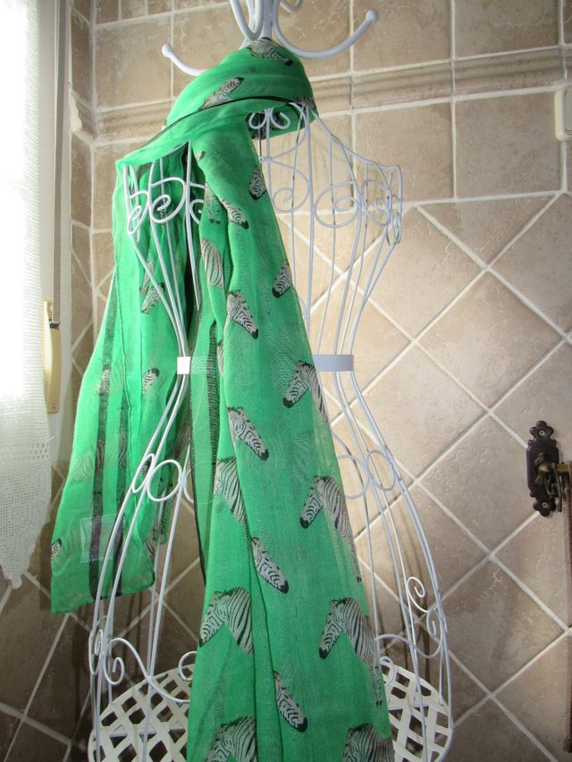 Pasmina verde zebras Pepita Pérez