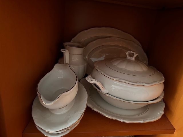 Vajilla de porcelana. Cubertería y REGALO!