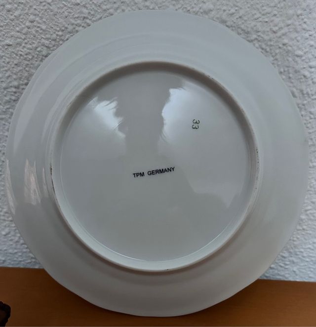 Vajilla de porcelana. Cubertería y REGALO!