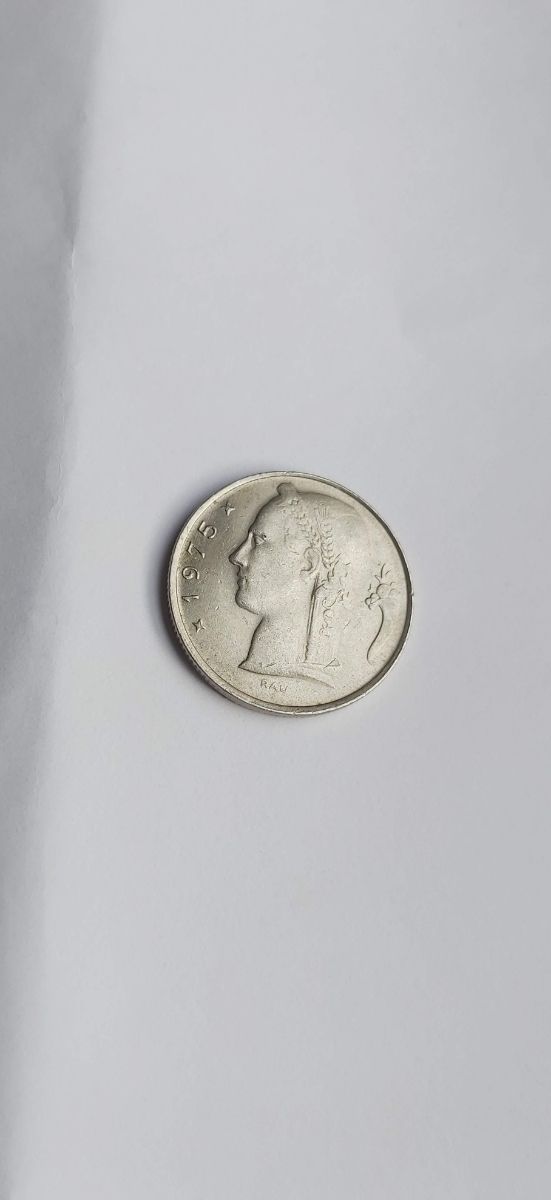 Ahora 14 monedas y los 2 billetes.