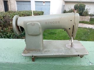 Maquina de coser Singer