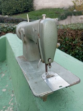Maquina de coser Singer