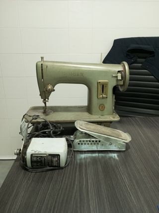 Maquina de coser Singer