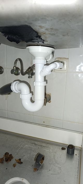 fontanería , montaje aire acondicionado.