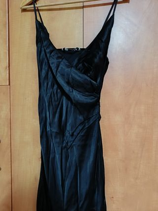 Vestido largo de raso 