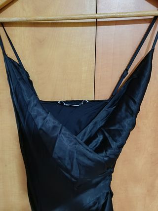 Vestido largo de raso 