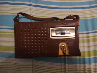 RARA Y ANTIGUA RADIO TRANSISTOR 8 SANYO.