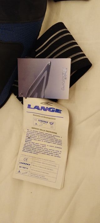 protezione per ginocchio e stinco