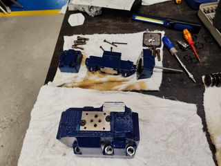 Reparación de máquina inyectora
