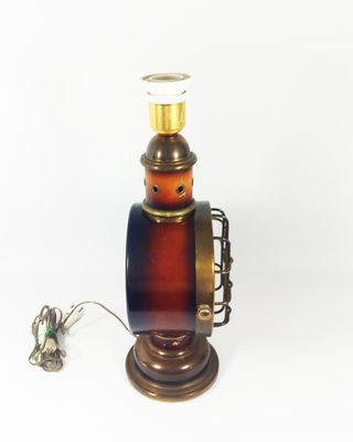 Lámpara-de-mesa-de-latón-ojo-de-buey