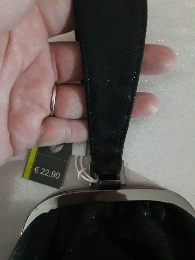 Poscette nera da polso nuova