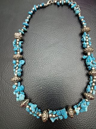 Collar de plata y turquesas 