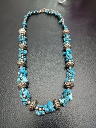 Collar de plata y turquesas 