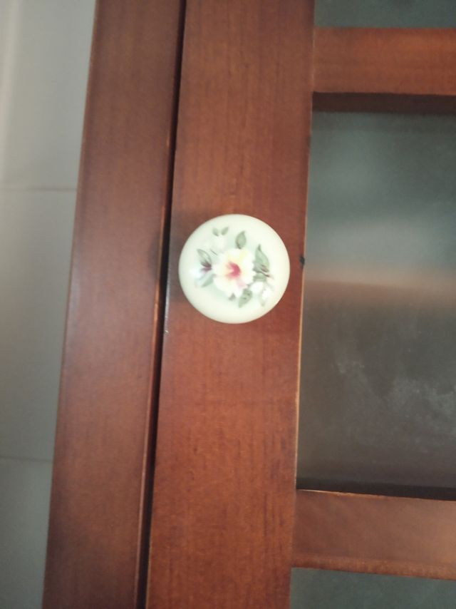 Tiradores ,4 tiradores de porcelana ,dos y dos