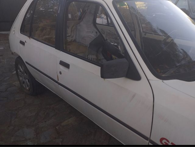 Peugeot 205 GT