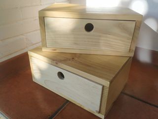 Mesita de noche flotante