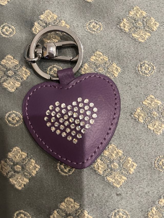 portachiavi cuore viola