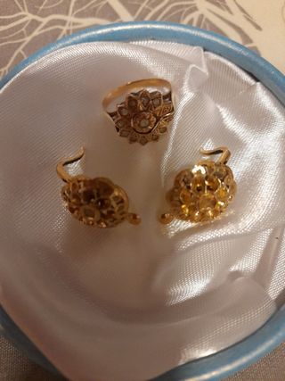 CONJUNTO DE PENDIENTES Y ANILLO DE ORO  VITANGE RE
