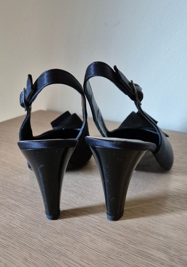 Décolleté vero cuoio