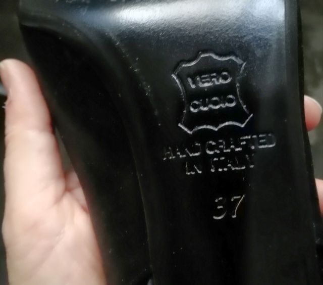 Décolleté vero cuoio