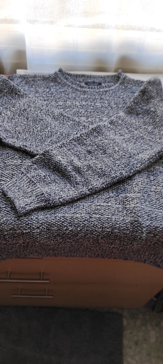 SUETER DE LANA LOS POR 6 EUROS.