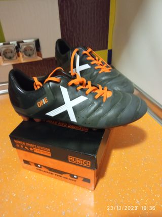 BOTAS DE FÚTBOL MUNICH