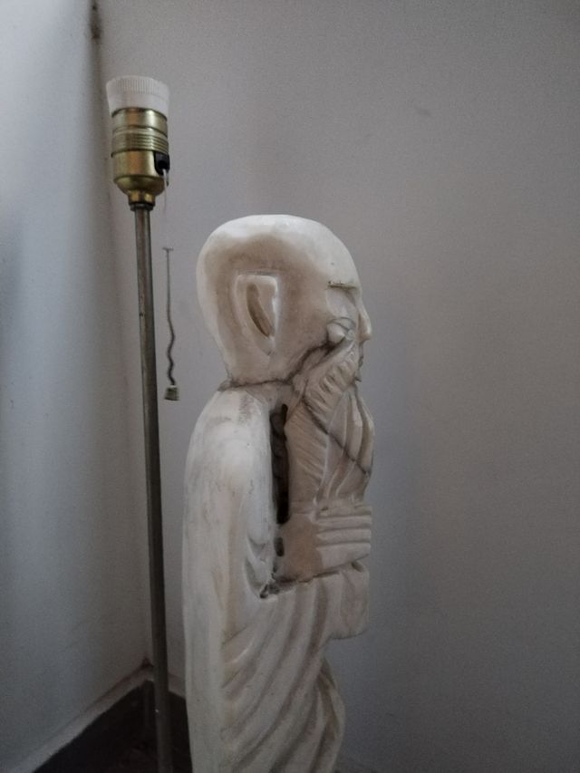 Figura oriental mármol