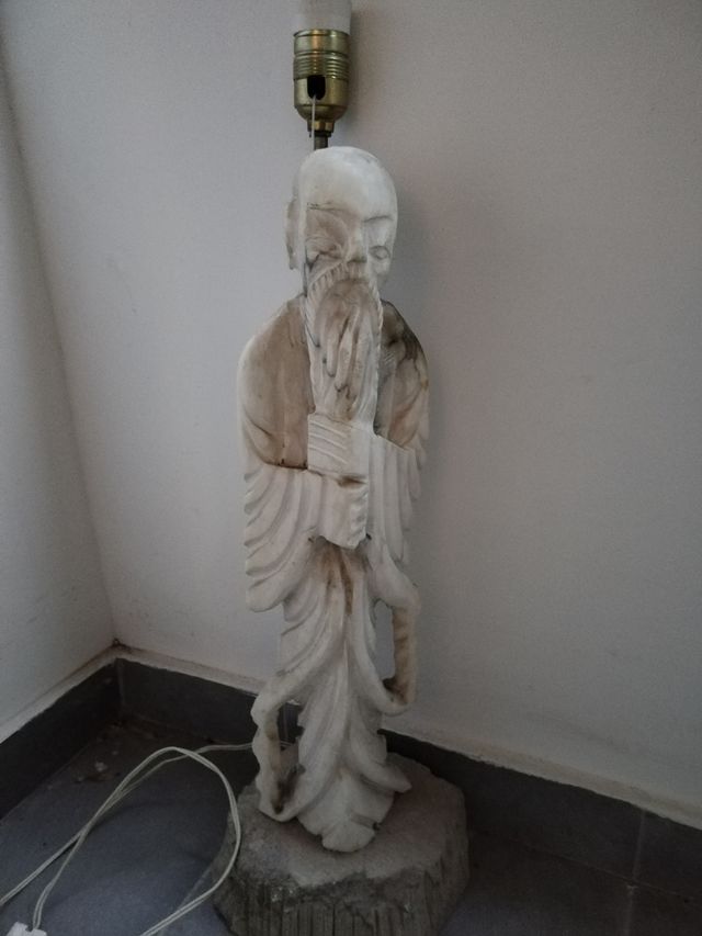 Figura oriental mármol