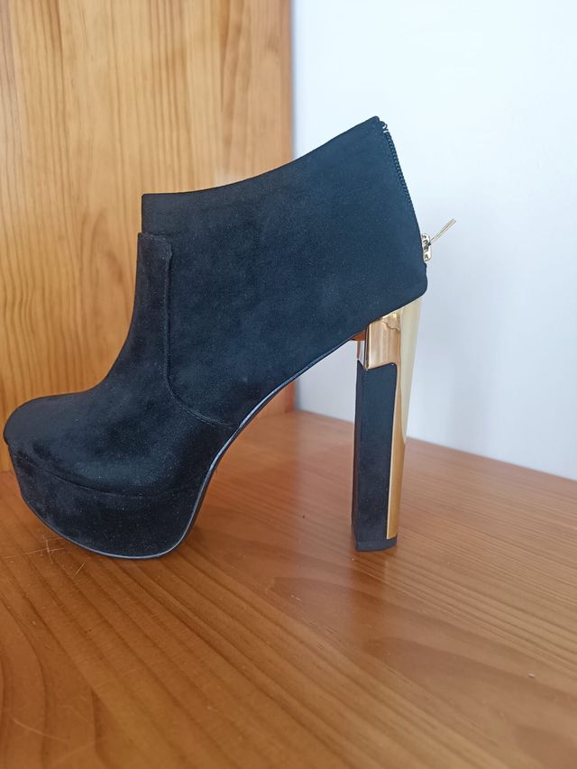 zapatos abotinados tacon