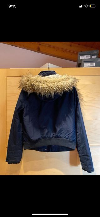 Abrigo Hollister Azul mariono