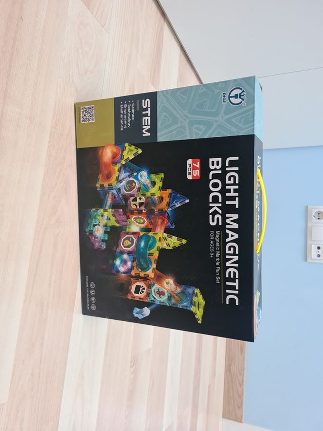 Light magnetic blocks