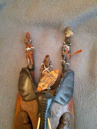 Máscara de madera tallada