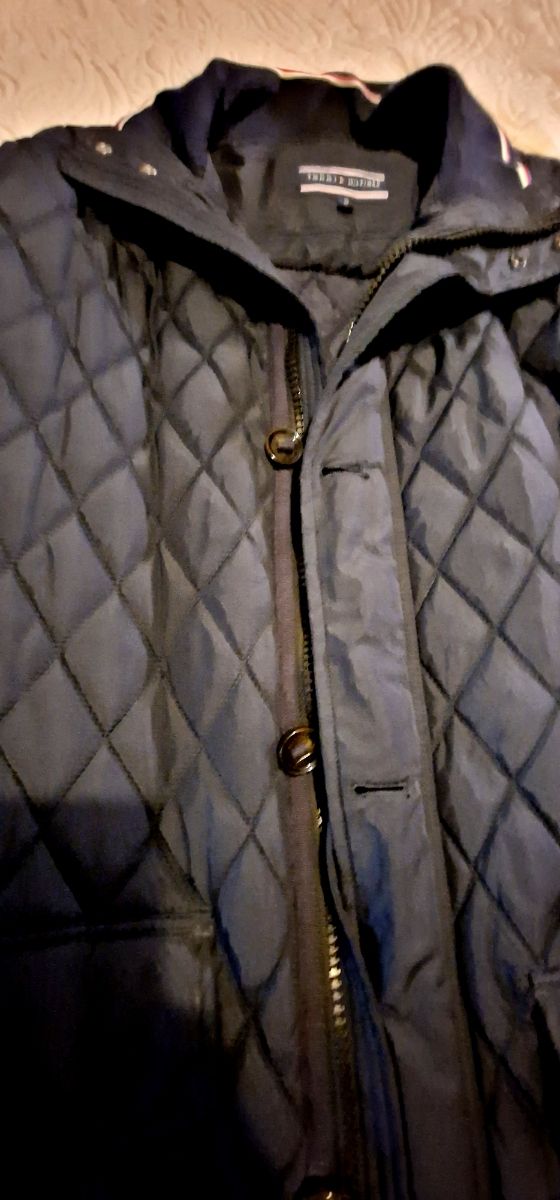 abrigo Tommy talla 50