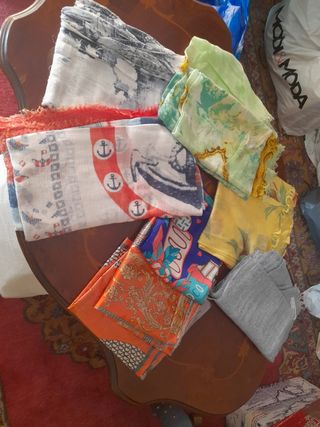 OFFERTISSIMA.....8 SCIARPE ...REGALO NATALE