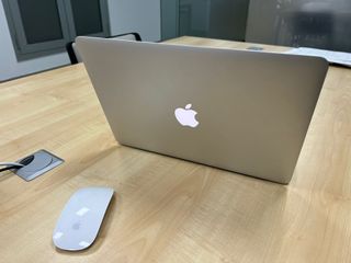 Macbook Air 13 4GB RAM 128gb HD