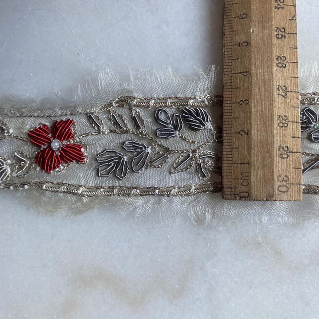 Passamanerie vintage con ricami