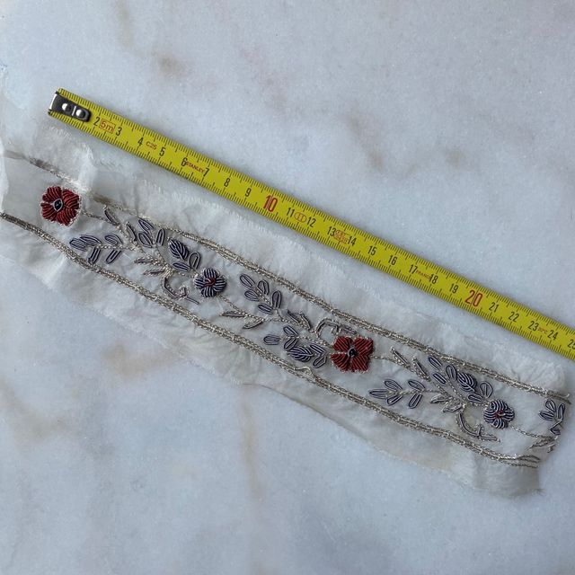 Passamanerie vintage con ricami