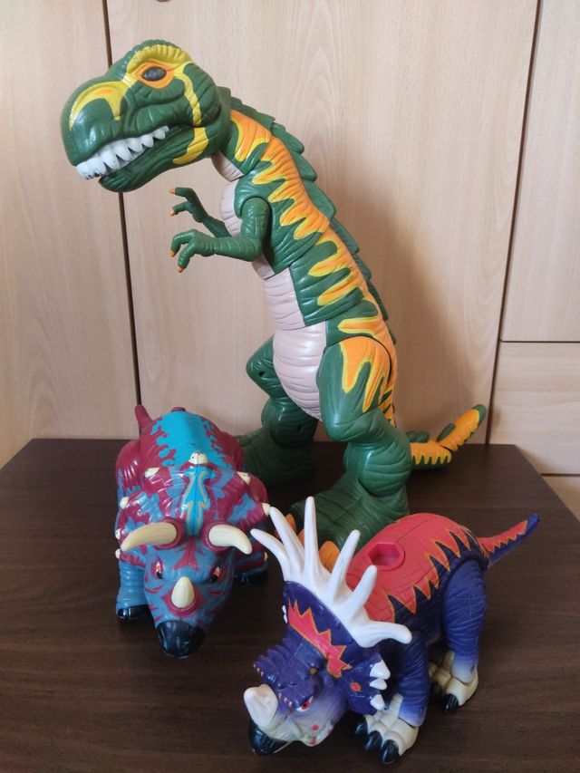 LOTE de 3 dinosaurios de juguete grandes